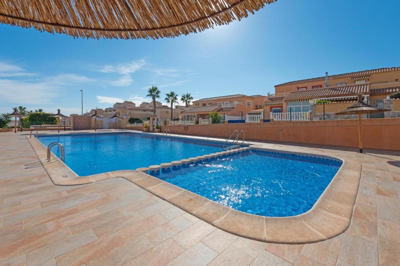 Villa Casa Roncar à Torrevieja Extérieur photo